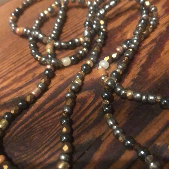 Black, silver and glass beaded necklace. - Picture 3 of 4